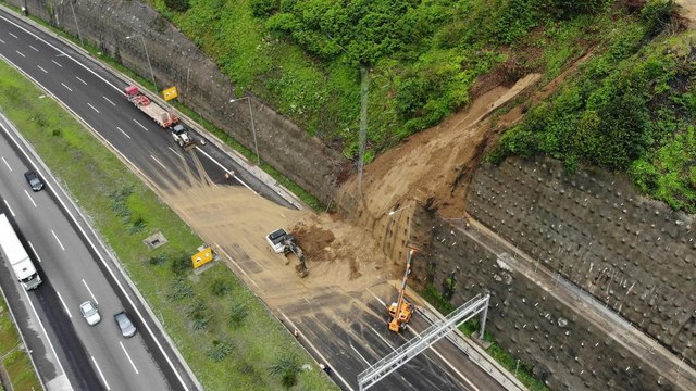 Bolu Dağı Tüneli’nde toprak kayması İstanbul yönünü kapattı