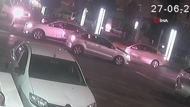 Son dakika haberleri: Küçükçekmece'de trafik kavgasını ayırmak isteyen baba oğul bıçaklandı