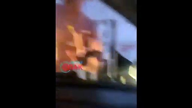 Trafikte maganda dehşeti Camı yumrukladı, tükürdü, dans etti!