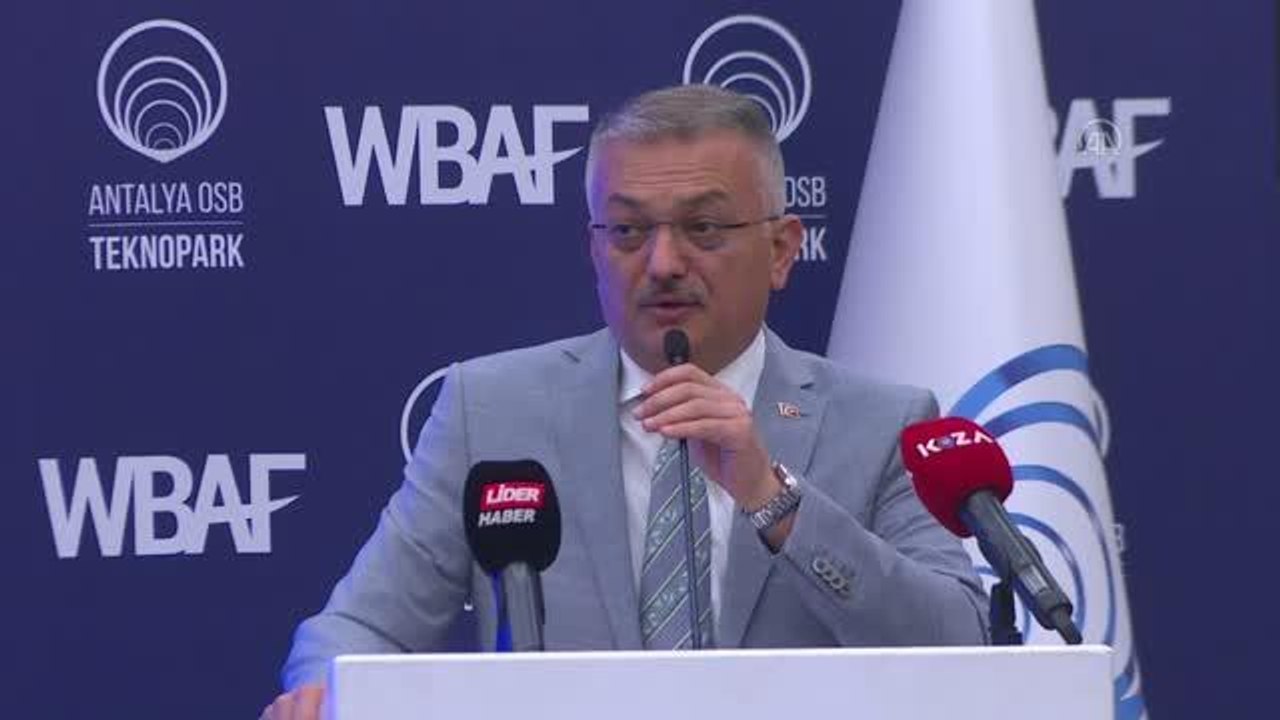 Antalya Havalimanı'nda uçuş rekoru kırıldı