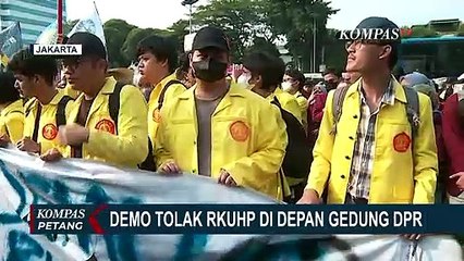 Demo di Depan Gedung DPR, Mahasiswa Tuntut Transparansi dalam Pembahasan RKUHP!