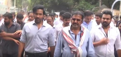 Manchu Mohan babu and his Sons At Tiruapati court : ఫీజు రీఎంబర్స్ మెంటు ధర్నా కేసు | ABP Desam