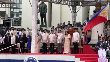 El hijo del dictador Marcos asume la presidencia de Filipinas