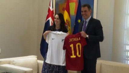 Nato, scambio di magliette della nazionale tra Sanchez e Andern