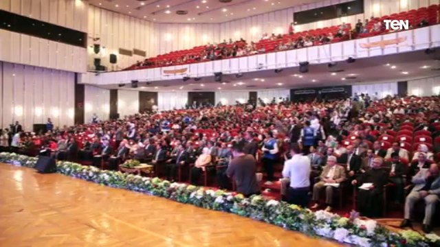 تكريم الدكتور أشرف صبحي وزير الشباب والرياضة، لنجم المنتخب المصري لكرة اليد علي زين