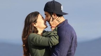 Alia Bhatt Pregnancy के बाद ये Photo हो रही है Viral,Shocking Reason Reveal | Boldsky *Entertainment