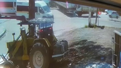 Bursa'da kamyonet tıra arkadan böyle çarptı: 2 yaralı