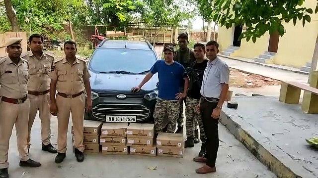 अवैध शराब से भरी कार पकड़ी, 528 पव्वे बरामद, आरोपी फरार...देखें वीडियो