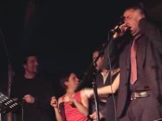 Les FEMMES A BRETELLES : "I wanna be love by you"