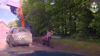 EUA. Pai tenta impedir detenção do filho com retroescavadora