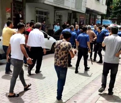 Son dakika haber! Sultangazi'de park tartışması silahlı kavgaya dönüştü