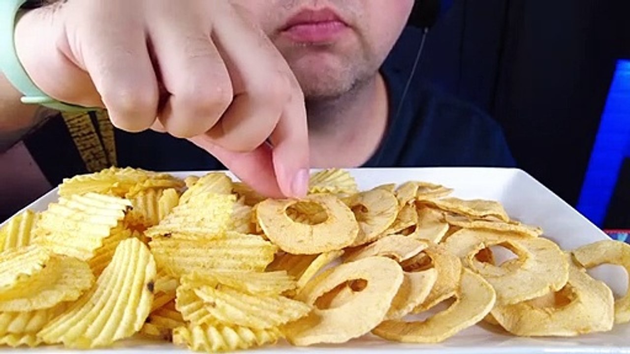ASMR POTATO CHIPS vs APPLE CHIPS | CRUNCHY ASMR EATING SHOW MUKBANG | NO TALKING