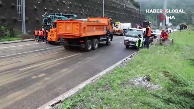 Bolu Dağı Tüneli İstanbul yönü 13 saat sonra ulaşıma açıldı