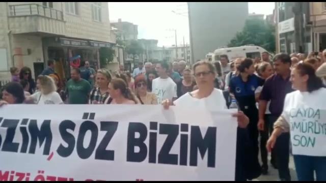 Kemalpaşalı Çay Üreticileri, Kanun Teklifini Protesto Etti: Çay Kanunu Yasalaşırsa, Kendi Çay Bahçemizde Sözleşmeli Çiftçi Olarak Çalışacağız