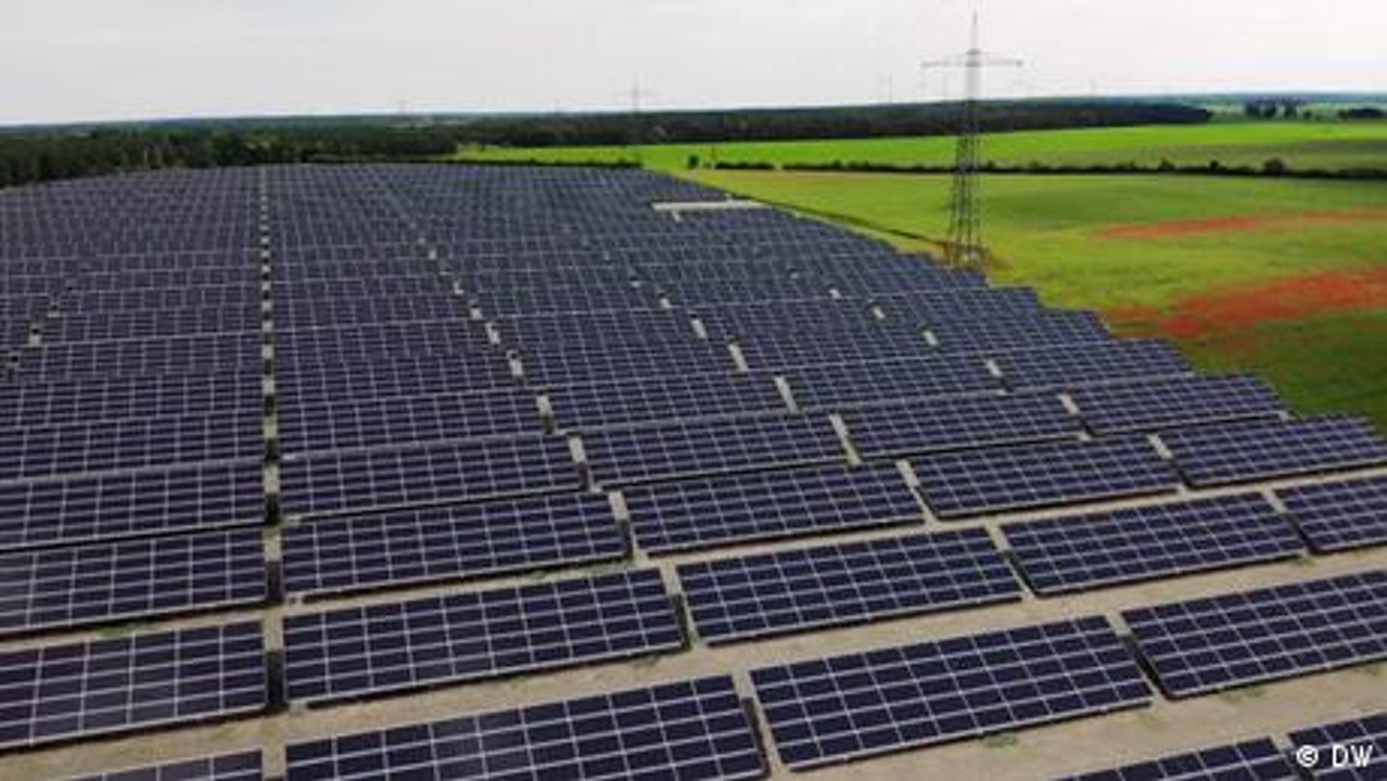 Solaranlage statt Acker: der Preis für grüne Energie?