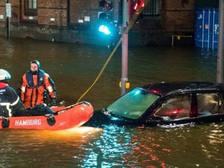 Hochwasser in Hamburg: Sturmtief "Zeynep" richtet schwere Schäden an