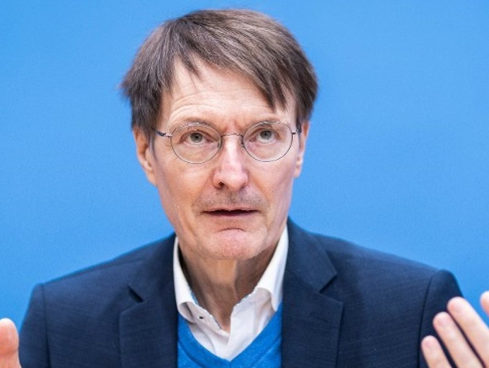 Karl Lauterbach zweifelt stark an vierter Corona-Impfung für alle
