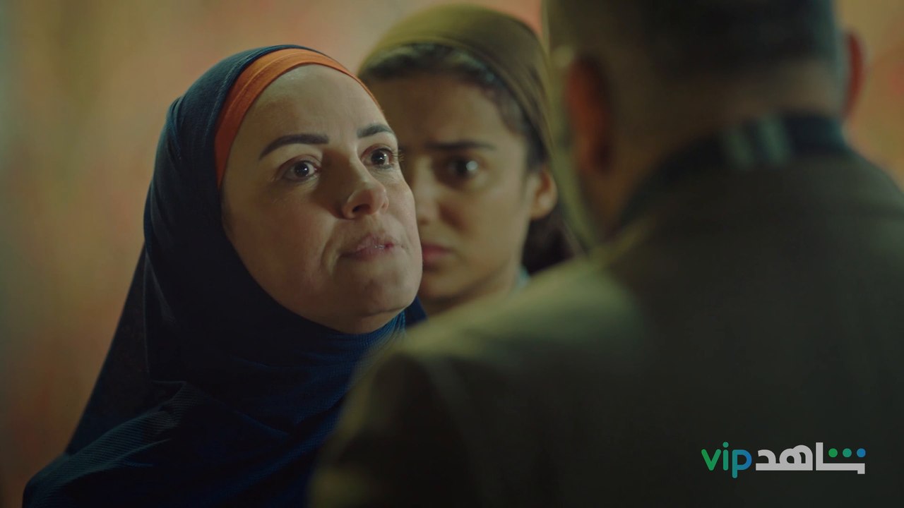 بنتين في ورطة وخناقة مع الحارة l وش وضهر l شاهد...