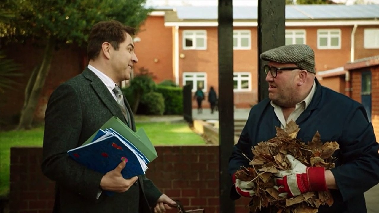 S2 - E3 Big School