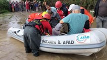 Sel sularında UMKE ve AFAD'dan nefes kesen kurtarma operasyonu