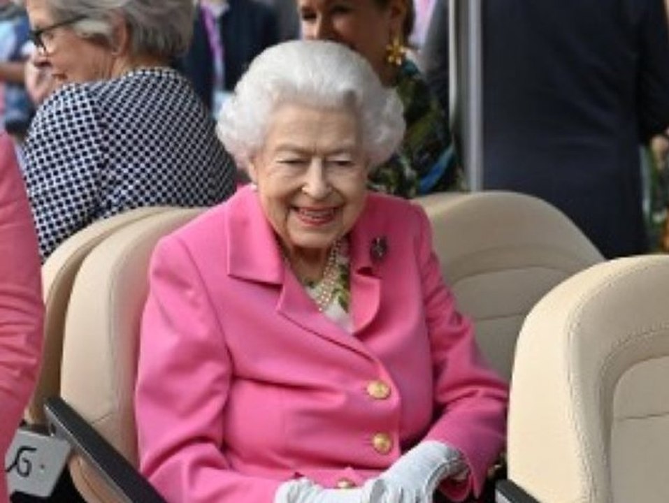 Chelsea flower show 2022: queen elizabeth ii. kommt im buggy