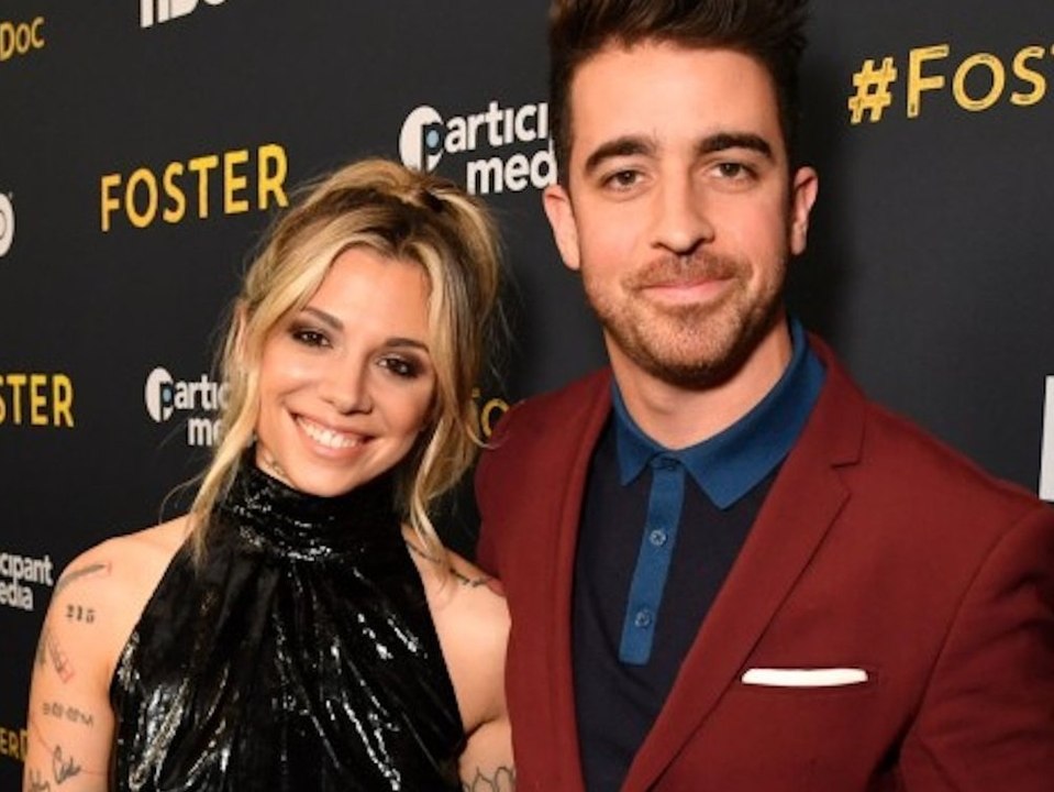 Nach mehreren schicksalsschlägen: christina perri überrascht mit clip