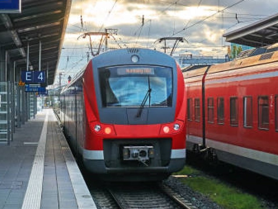 Neun-Euro-Ticket: Bahnmitarbeiter befürchten Chaos ab 1. Juni