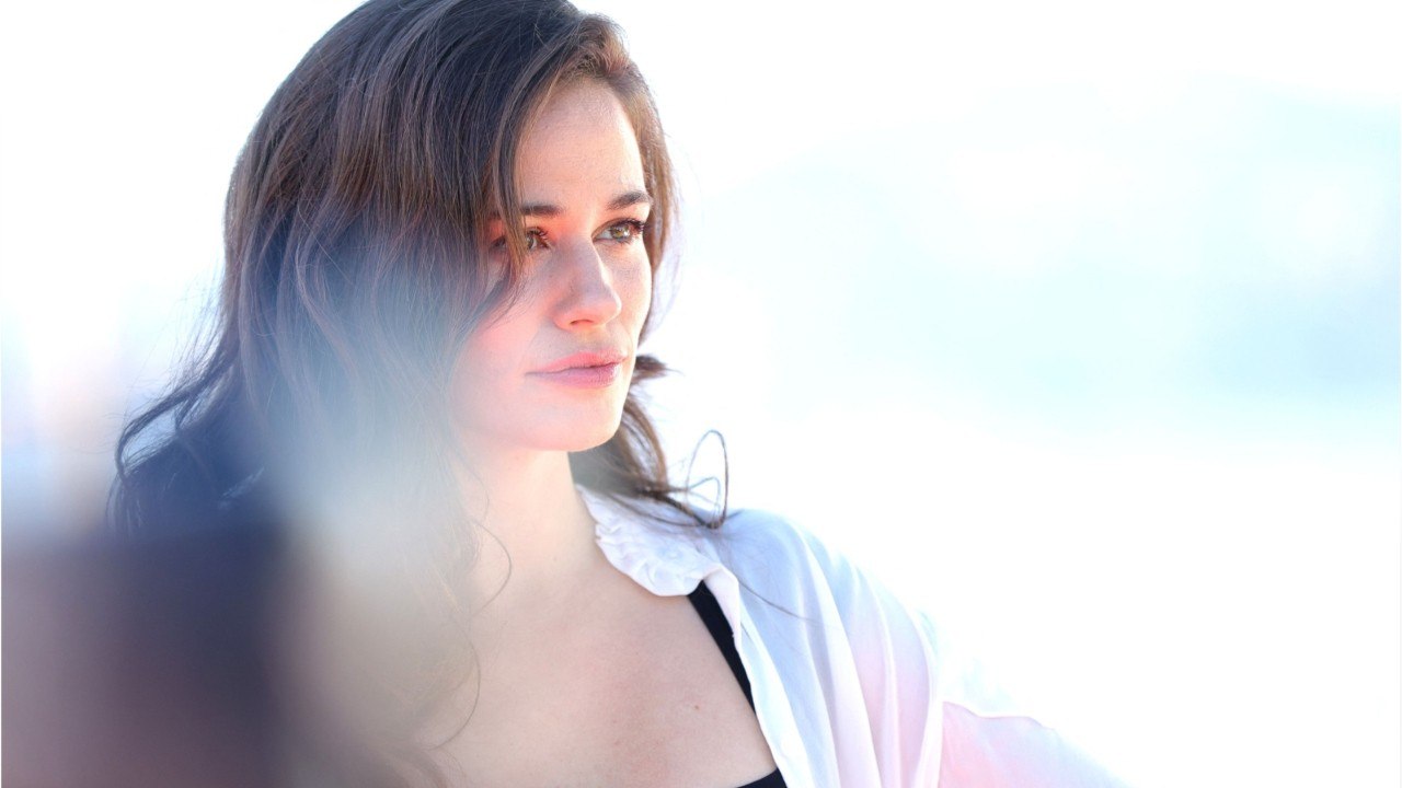 Voici : Lucie Lucas : cette drôle d'anecdote lors du tournage de Coup de foudre à Jaipur