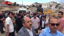 AKP'li Mahir Ünal'ın Kahramanmaraş ziyaretinde soru sormak isteyen gazeteciye polis engeli