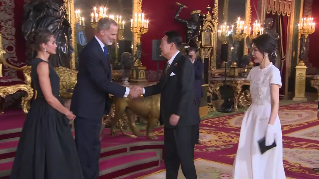 尹대통령 부부, 스페인 국왕 주최 만찬 참석 / YTN