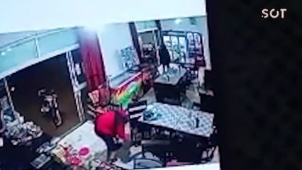 Bandidos assaltam panificadora na Rua Rio da Paz e na fuga levam moto