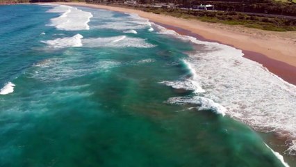 The sound of ocean waves on the beach to rest, relax and sleep