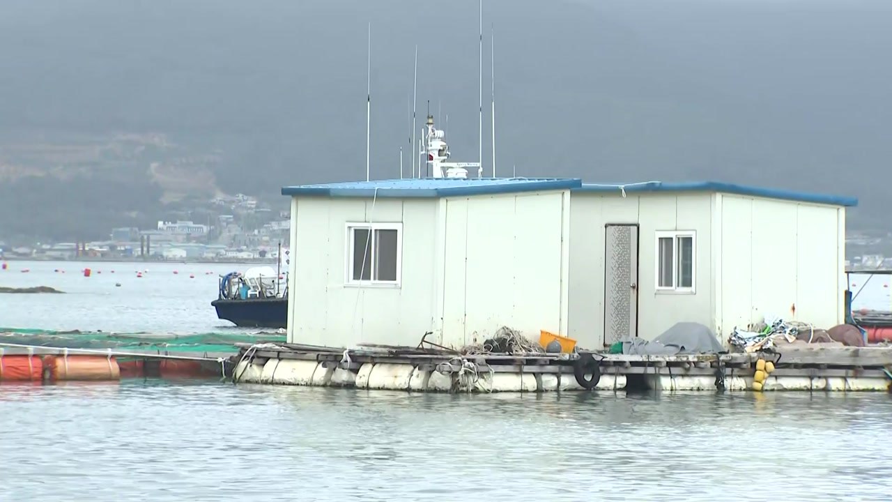 [뉴스라이브] '실종 가족' 차량, 완도 해상에서 발견...오전 10시 인양 시작 /...
