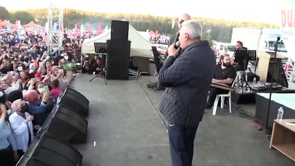 Binali Yıldırım, Soner Sarıkabadayı ile düet yaptı