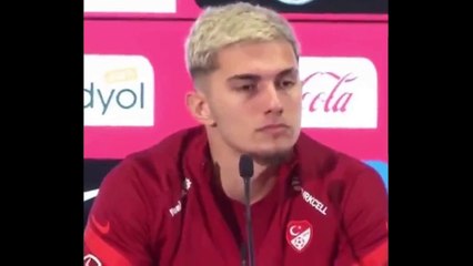 Milli futbolcu Berat Özdemir'e sorulan soru tepki çekti