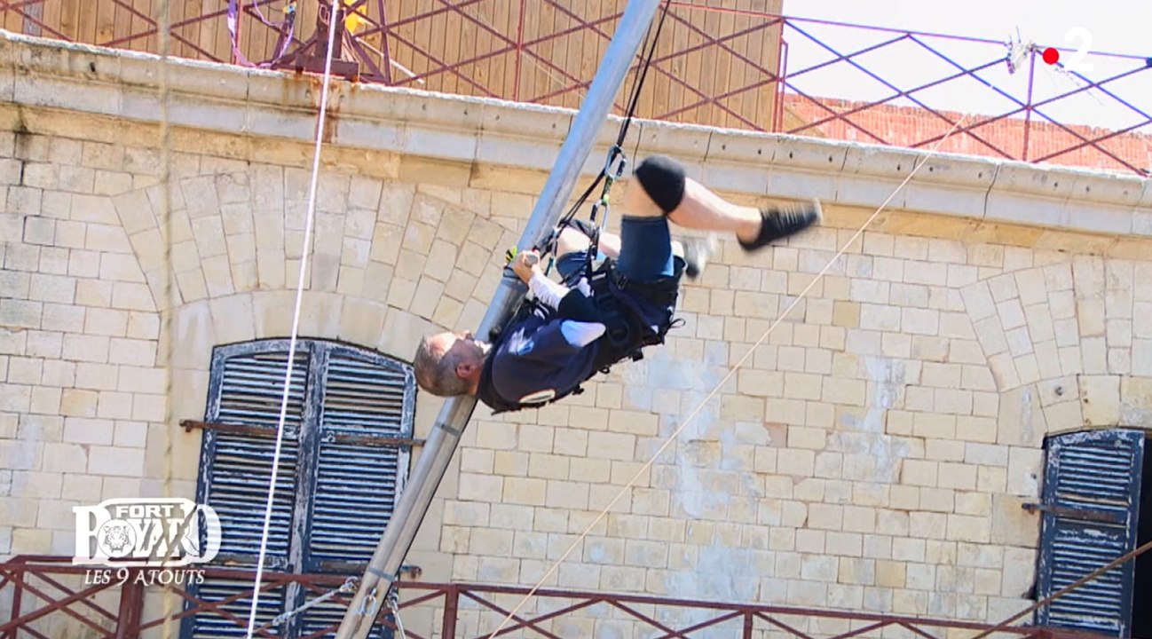 Elie Semoun tétanisé dans Fort Boyard