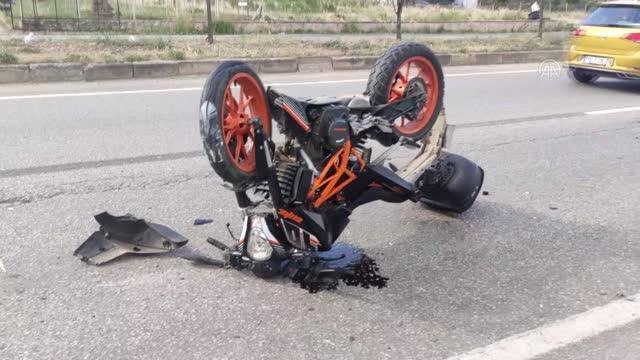 Orhangazi'de otomobile çarpan motosikletin sürücüsü yaralandı