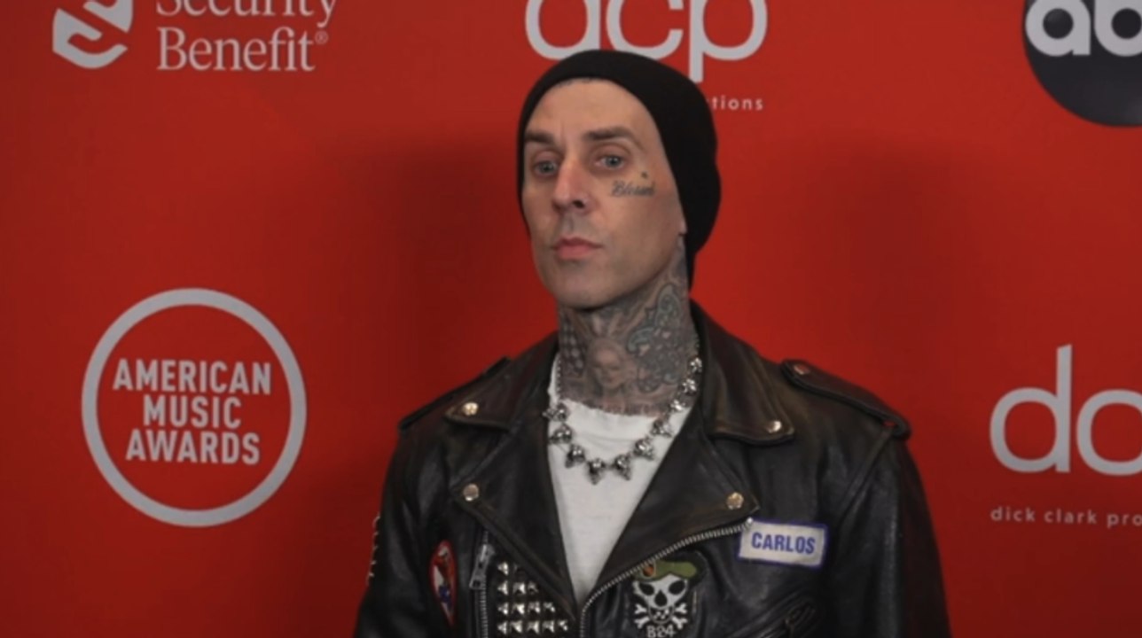 Travis Barker liegt im Krankenhaus