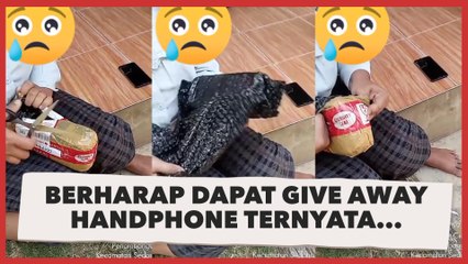 Ngenes, Berharap Dapat Give Away Handphone Ternyata yang Datang Cuma Kayu