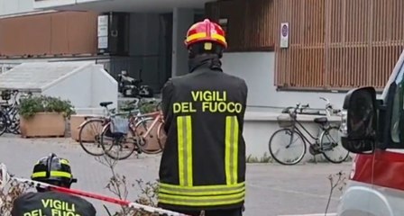 Download Video: Pesaro, allarme pacco bomba davanti all'Agenzia delle Entrate (29.06.22)