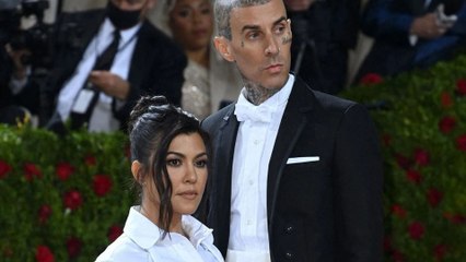 Kourtney Kardashian : son mari Travis Barker a été hospitalisé à Los Angeles