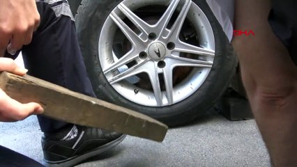 Yavru kedinin hayatını kurtarıp sahiplendi