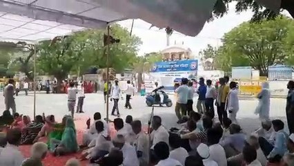 कांग्रेस के प्रदर्शन में क्यों चले लात-मुक्के