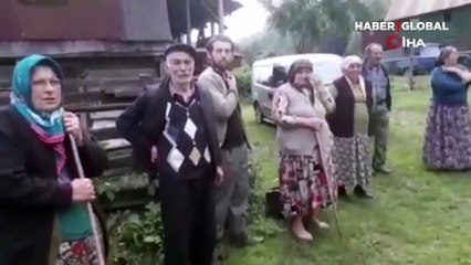 Yayla yolundaki heyelan nedeniyle 20 kişi yardım istedi