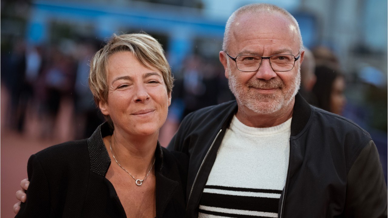 VOICI : Olivier Baroux : la drôle histoire de sa rencontre avec sa femme Coralie Baroux-Peronne