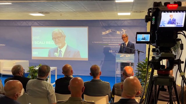 Musumeci a Trapani Birgi: «Con il mio governo l'aeroporto è tornato a vivere»