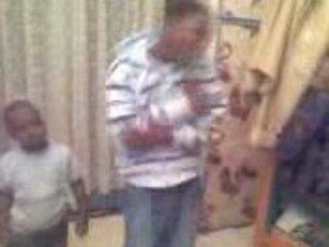 moi TY-ZO en mode krump et mon pti