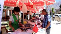 Yetim ve ihtiyaç sahipleri yararına kermes düzenlendi