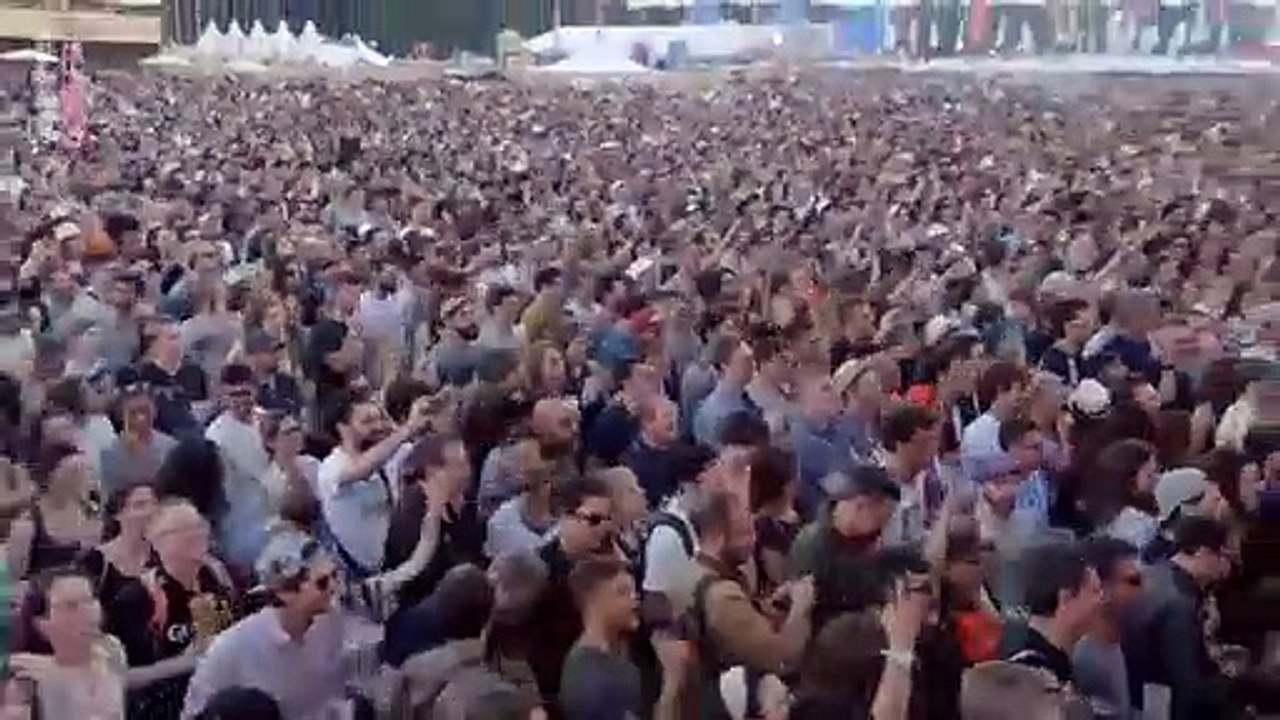 Beck chante "Loser" à We Love Green