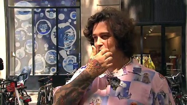 Ricardo Cavolo ilustra escaparates emblemáticos de Barcelona